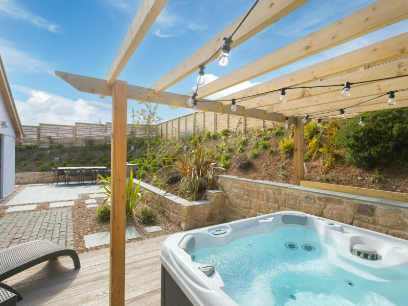 Hot tub in Senara cottage garden